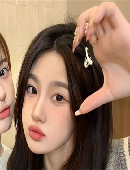 花蝴蝶免费视频直播在线观看_给老师做个漂亮的贺卡_歪歪漫画免费漫画页面在线看