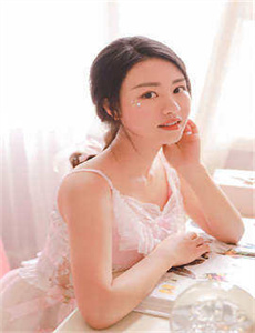 《乖女的的嫩-久久精品2019在线观看》